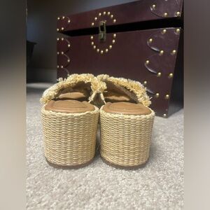 Women’s sandals size 9